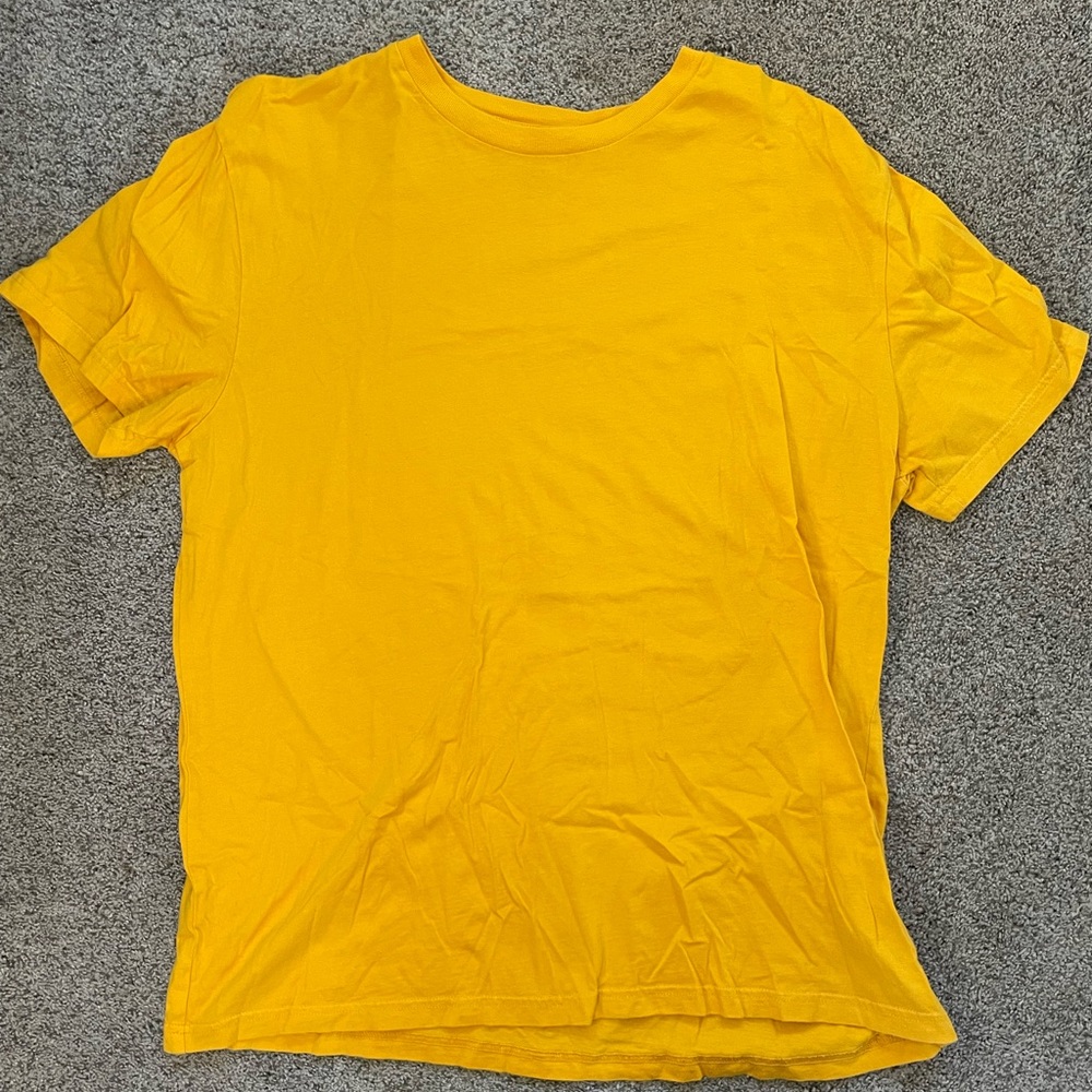 Yellow H&M tee